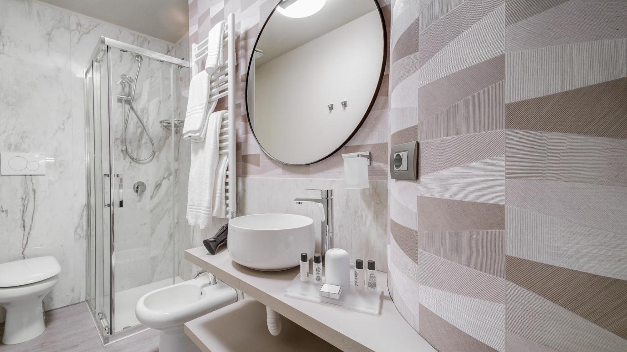 Be Duomo - Self Check-In Bed & Breakfast Voghera Bagian luar foto